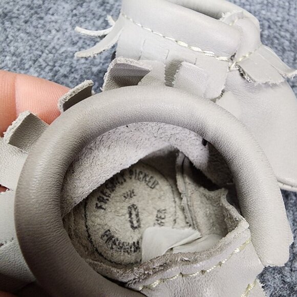 Freshly Picked Baby City Moccasins size 0 Boho Fringe 100% Leather Gray - Picture 6 of 8